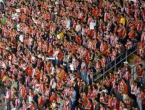 El Sporting golea al Almería en su estadio