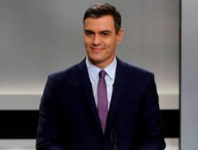 Sánchez combate el voto del centro a PP y Ciudadanos
