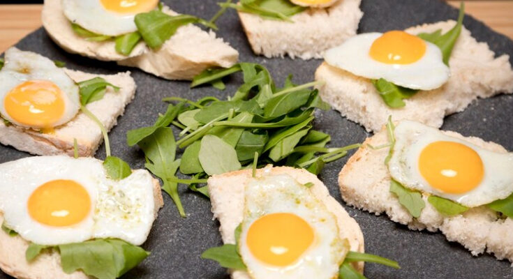 Aperitivos fáciles con huevos de codorniz