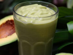 Salmorejo de aguacate