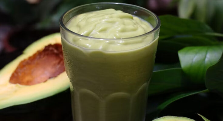 Salmorejo de aguacate